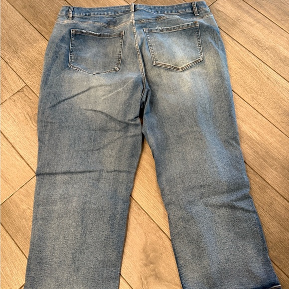 Lane Bryant Boyfriend Capri - Picture 2 of 4